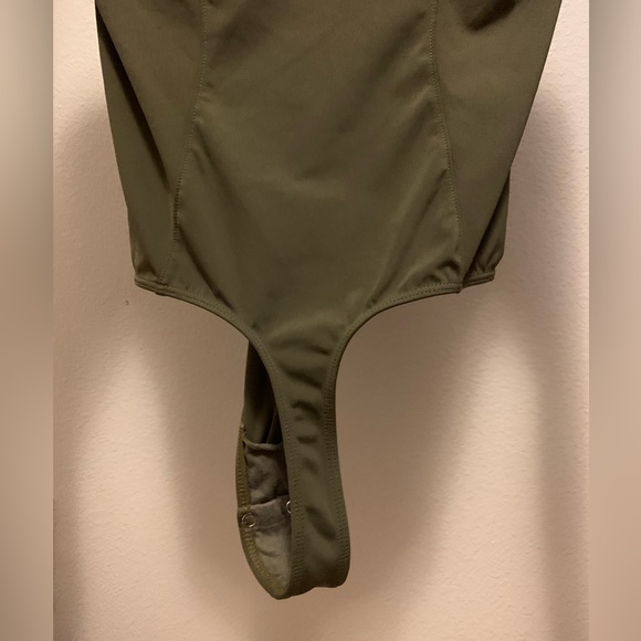 Intimately Free People Sexy Long Sleeve Deep V-Neck Body Suit XS Olive Green - Picture 5 of 7